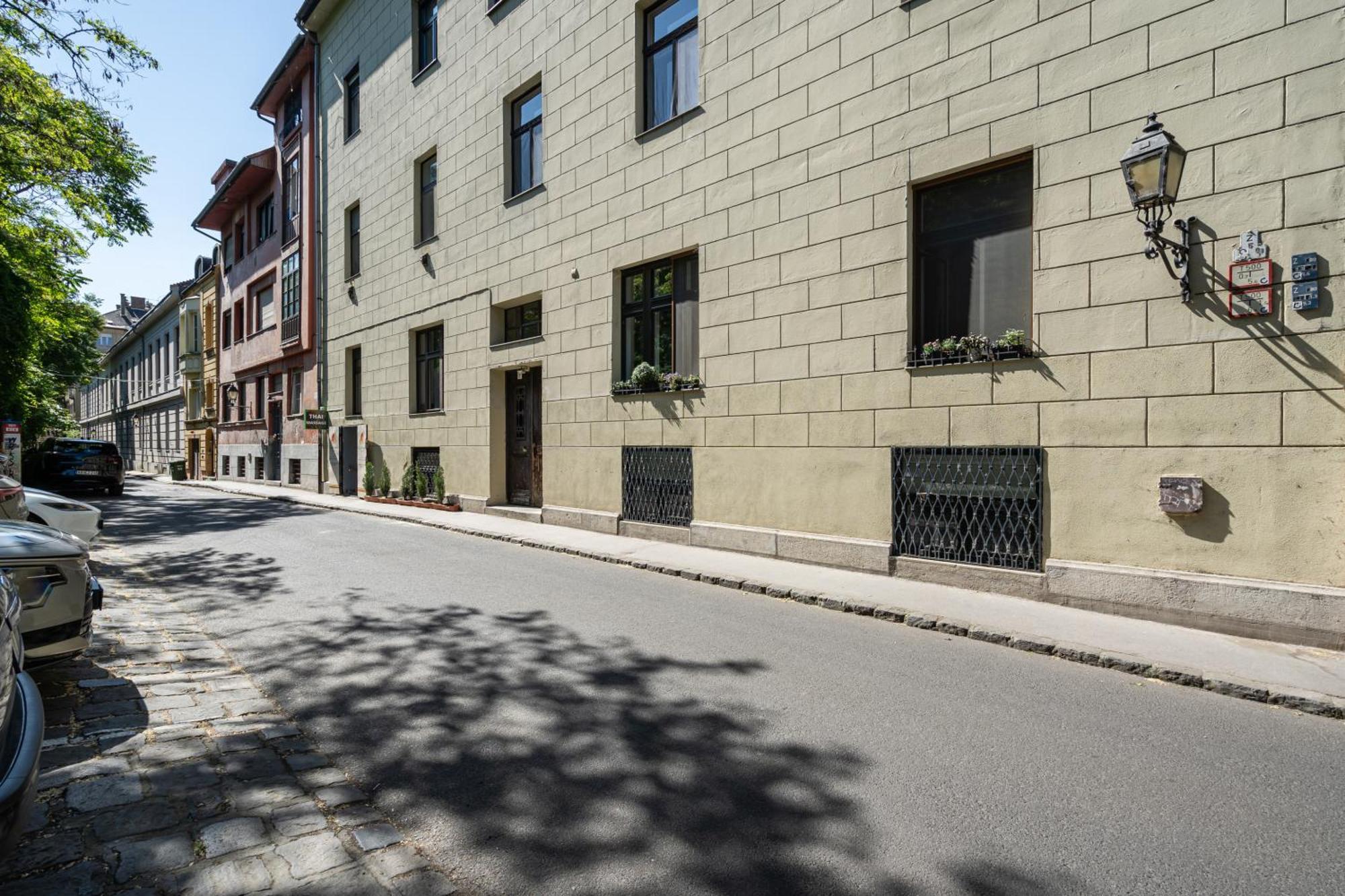Castle Chainbridge Apartment Budapest Eksteriør billede