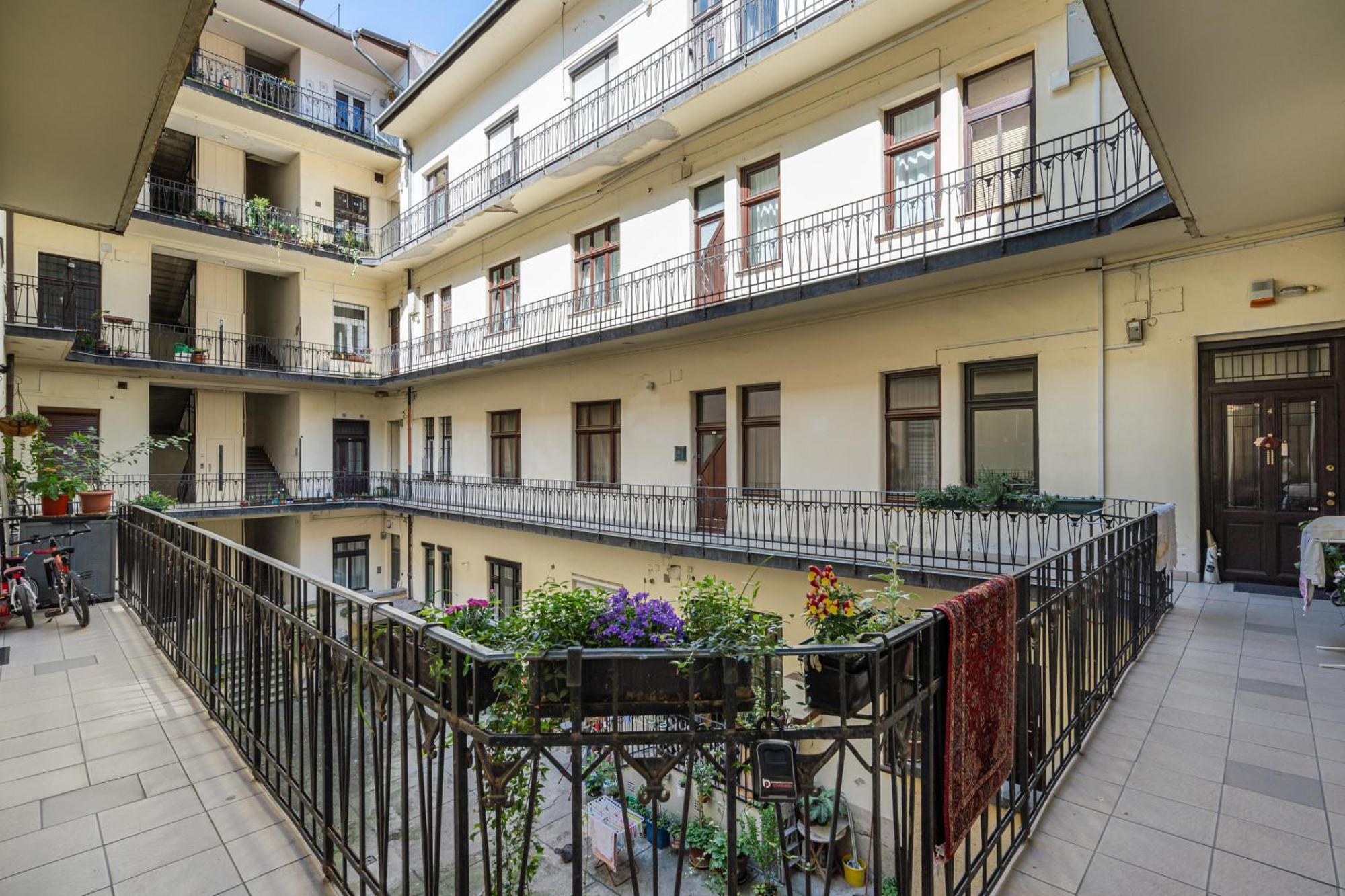 Castle Chainbridge Apartment Budapest Eksteriør billede